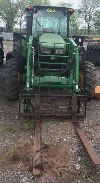 2016 John Deere 5085E Tractor (DH692)